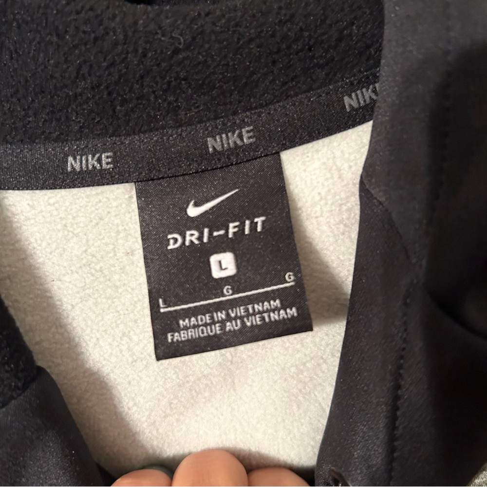 Nike Dry Fit Sweatshirt - Picture 4 of 5